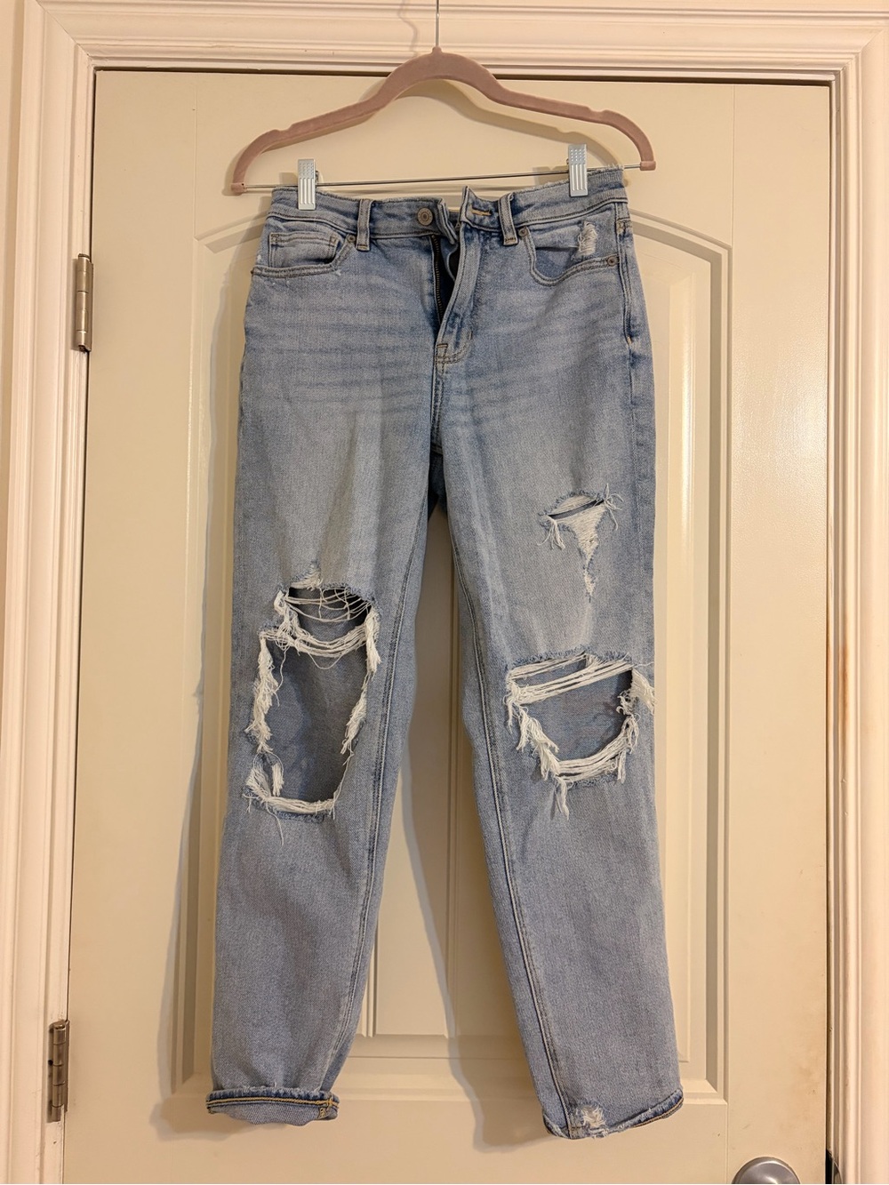 American Eagle Outfitters Light Blue Distressed Boyfriend Jeans